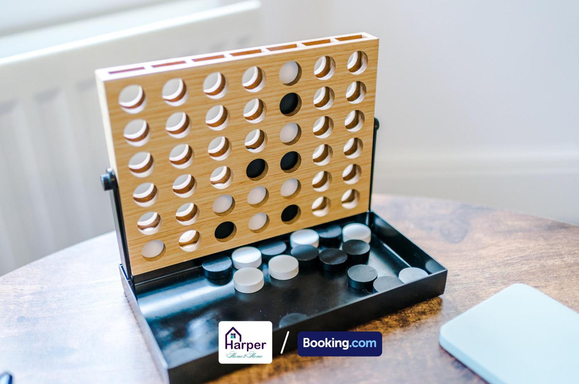 4 Bedroom By Harperletting Short Lets & Serviced Accommodation Chester With Detached Games Room Drive Long Or Short Stays Christleton Екстериор снимка