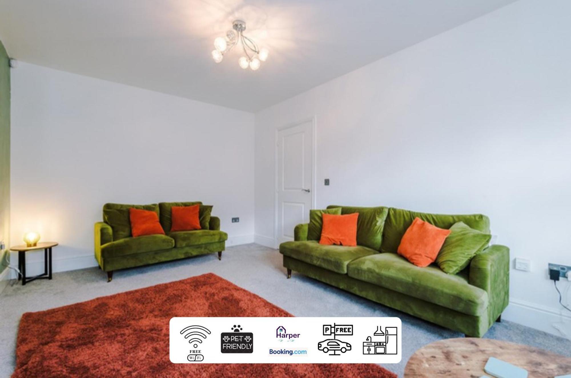 4 Bedroom By Harperletting Short Lets & Serviced Accommodation Chester With Detached Games Room Drive Long Or Short Stays Christleton Екстериор снимка